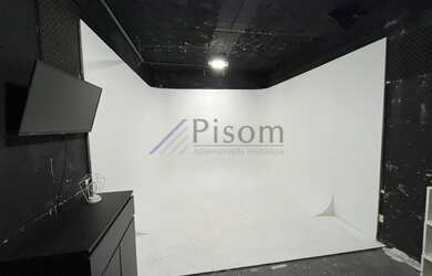 Imagem: O depósito possui 1 Vaga na garagem, 32m² de Área e está