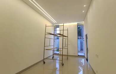 Imagem 5: Casa de alto padrão a venda no Jardim Balneário Meia Ponte, possui 360m² de lote e 185m² c