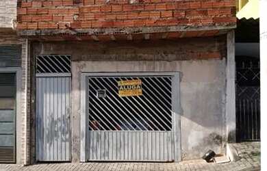 Imagem: A casa possui 3 Dormitórios, 1 Banheiro, 1 Vaga na garagem