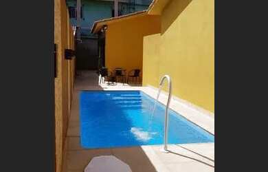 Imagem: A casa possui 2 Dormitórios, 2 Banheiros, 1 Vaga na garagem