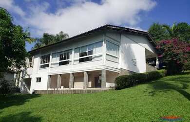 Imagem: A casa em condomínio possui 3 Dormitórios, 2 Banheiros, 2