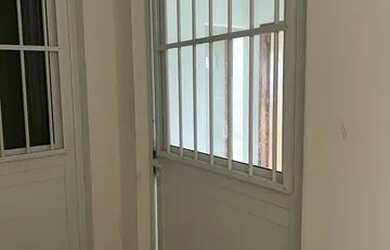 Imagem: A casa possui 1 Dormitório, 1 Banheiro e está localizado