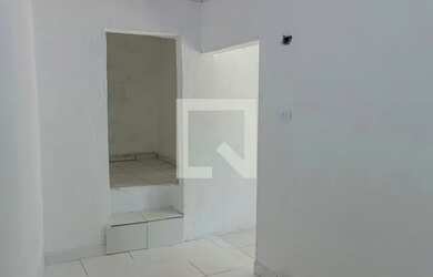 Imagem: A casa possui 1 Dormitório, 1 Banheiro, 29m² de Área e está