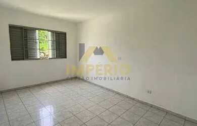 Imagem: A casa possui 2 Dormitórios, 1 Banheiro, 2 Vagas na garagem