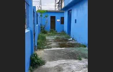 Imagem: A casa possui 2 Dormitórios, 2 Banheiros, 1 Vaga na garagem