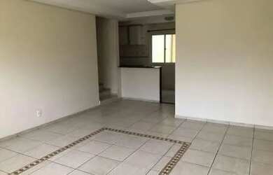 Imagem: A casa possui 3 Dormitórios, 3 Banheiros, 3 Vagas na garagem