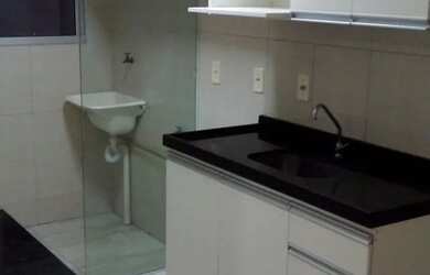 Imagem: O apartamento possui 2 Dormitórios, 1 Banheiro, 1 Vaga na garagem