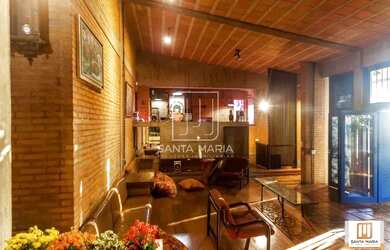 Imagem: O depósito possui 2 Vagas na garagem e 370m² de Área e está