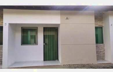 Imagem: A casa possui 2 Dormitórios, 1 Banheiro, 1 Vaga na garagem