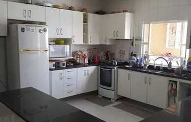 Imagem 4: CASA A VENDA. 220m² de Área, 2 Vagas na garageme3 Dormitórios