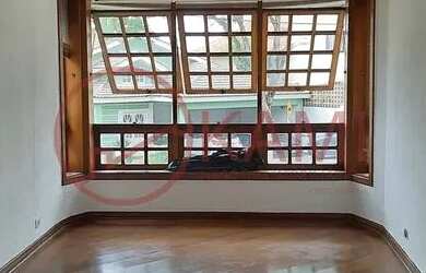 Imagem: A casa em condomínio possui 3 Dormitórios, 2 Banheiros, 5