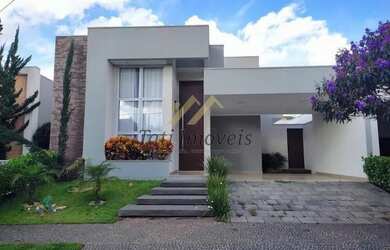 Imagem: A casa em condomínio possui 3 Dormitórios, 3 Banheiros, 2