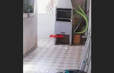 Imagem: A casa em condomínio possui 3 Dormitórios, 3 Banheiros, 3