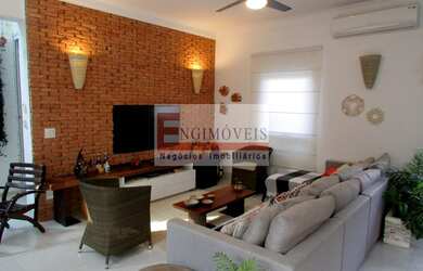 Imagem: A casa em condomínio possui 4 Dormitórios, 4 Banheiros, 2