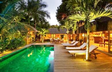 Imagem: A casa em condomínio possui 4 Dormitórios, 5 Banheiros, 2