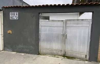 Imagem: A casa possui 2 Dormitórios, 1 Banheiro, 1 Vaga na garagem