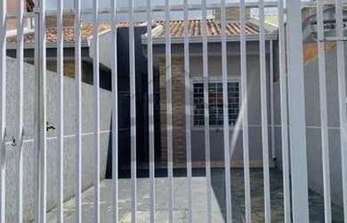 Imagem: A casa possui 2 Dormitórios, 1 Banheiro, 1 Vaga na garagem