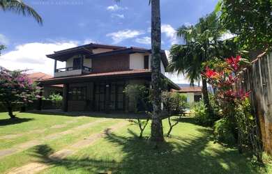 Imagem: A casa em condomínio possui 3 Dormitórios, 1 Banheiro, 3 Vagas