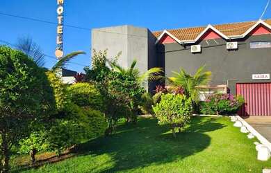 Imagem: O depósito possui 5 Vagas na garagem, 1.950m² de Área e