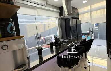 Imagem 5: Passaredo / Térrea 200m² / 3 suítes / mobiliada / piscina e área gourmet