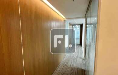 Imagem: O depósito possui 5 Vagas na garagem, 410m² de Área e está