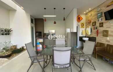 Imagem 11: Casa disponível para venda no bairro Jardim Karaíba em Uberlândia MG