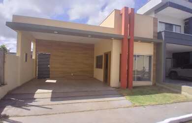 Imagem: A casa em condomínio possui 3 Dormitórios, 2 Banheiros, 2