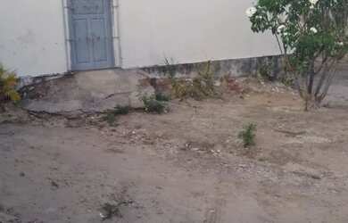 Imagem: A casa possui 2 Dormitórios, 1 Banheiro, 5 Vagas na garagem