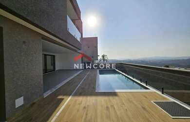 Imagem: A casa em condomínio possui 4 Dormitórios, 5 Banheiros, 4