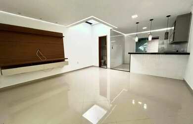 Imagem: A casa possui 3 Dormitórios, 2 Banheiros, 1 Vaga na garagem