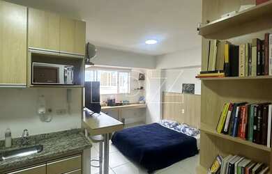 Imagem: O apartamento possui 1 Dormitório, 1 Banheiro, 1 Vaga na garagem