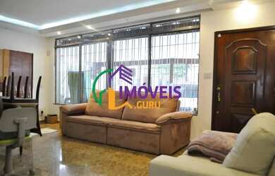 Imagem: A casa possui 3 Dormitórios, 3 Banheiros, 2 Vagas na garagem