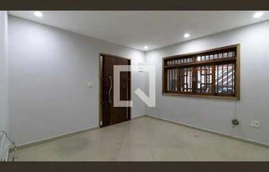 Imagem: A casa possui 4 Dormitórios, 4 Banheiros, 2 Vagas na garagem