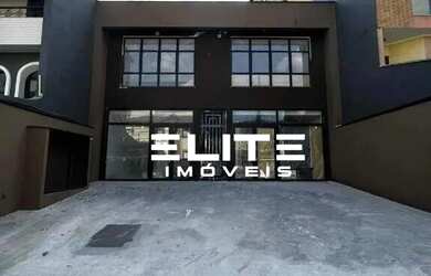 Imagem: O depósito possui 5 Vagas na garagem, 70m² de Área e está