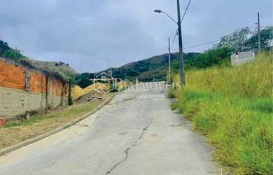 Imagem: O terreno possui 180m² de Área e está localizado em Campo