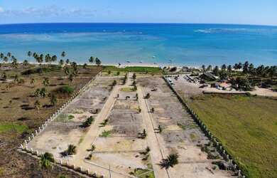 Imagem: O terreno possui 408m² de Área e está localizado em Porto