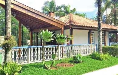 Imagem: A casa em condomínio possui 3 Dormitórios, 3 Banheiros, 2