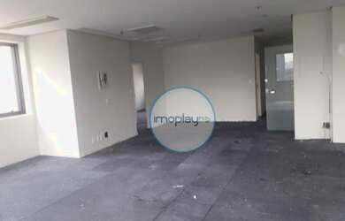 Imagem: O depósito possui 3 Vagas na garagem e 85m² de Área e está