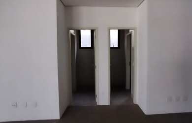 Imagem: O depósito possui 5 Vagas na garagem e 225m² de Área e está