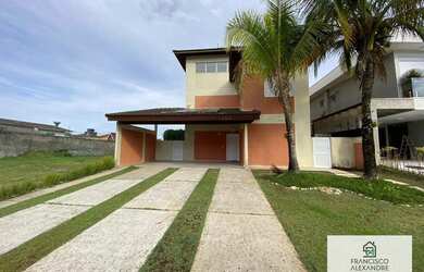 Imagem: A casa em condomínio possui 4 Dormitórios, 4 Banheiros, 5