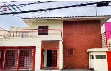 Imagem: O depósito possui 5 Vagas na garagem e 420m² de Área e está