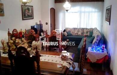 Imagem: A casa possui 3 Dormitórios, 3 Banheiros, 2 Vagas na garagem