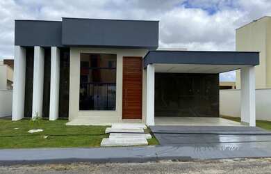 Imagem: A casa em condomínio possui 4 Dormitórios, 4 Banheiros, 2