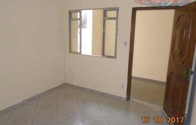 Imagem: A casa possui 2 Dormitórios, 1 Banheiro, 1 Vaga na garagem