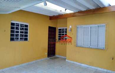 Imagem: A casa possui 2 Dormitórios, 2 Banheiros, 2 Vagas na garagem