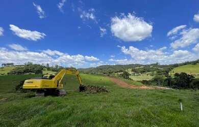 Imagem: O terreno possui 600m² de Área e está localizado em Centro