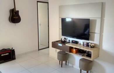 Imagem: O apartamento possui 2 Dormitórios, 1 Banheiro, 2 Vagas na