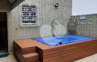 Imagem: A casa à venda possui 3 Dormitórios, 4 Banheiros, 1 Vaga na