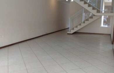 Imagem 2: Sobrado com 4 suítes à venda, 300 m² por R$ 900.000 - Parque Três...