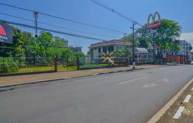 Imagem: O terreno possui 900m² de Área e está localizado em Centro